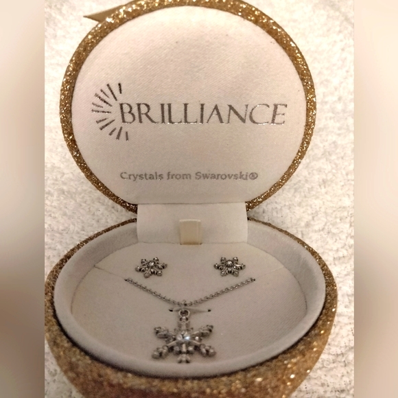 Brilliance Accessories - NWT Brilliance Snowflake Necklace and Earrings